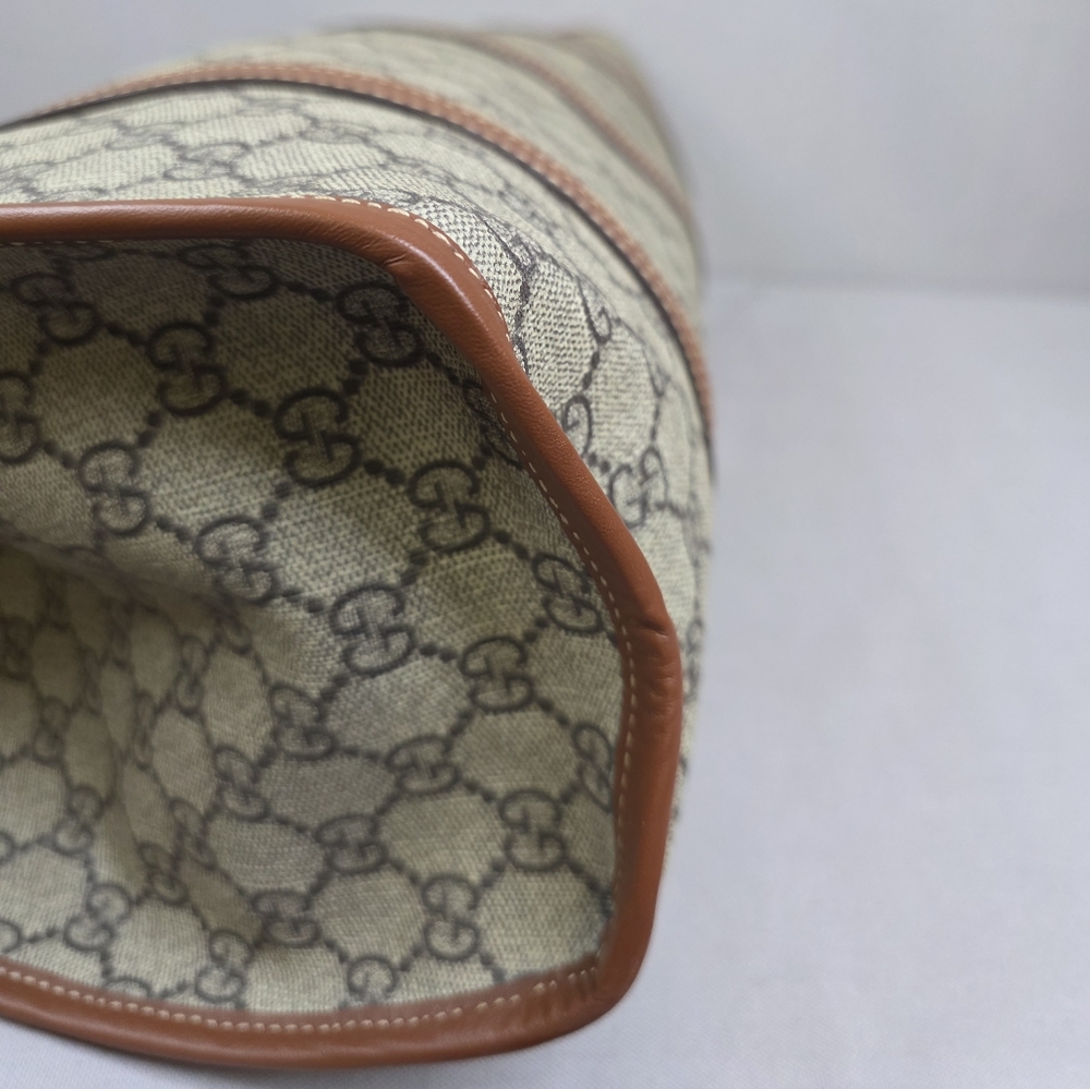 GUCCI GG Supreme Joy Shoulder Bag - Picture 11 of 16